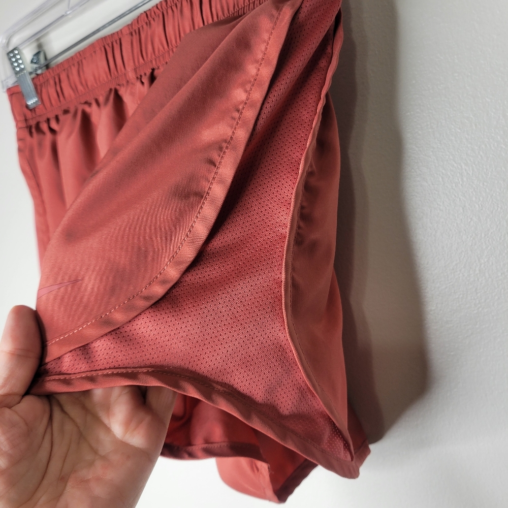 Nike Tempo Shorts View 5